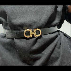 Ferragamo REVERSIBLE AND ADJUSTABLE GANCINI BELT. Worn with some scratches